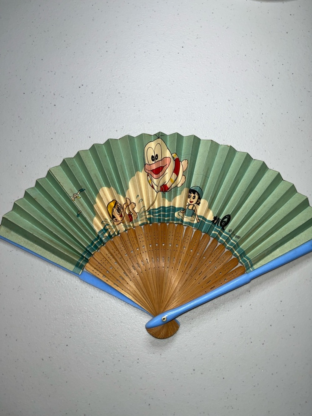 Vintage 1960s Japan child’s fan